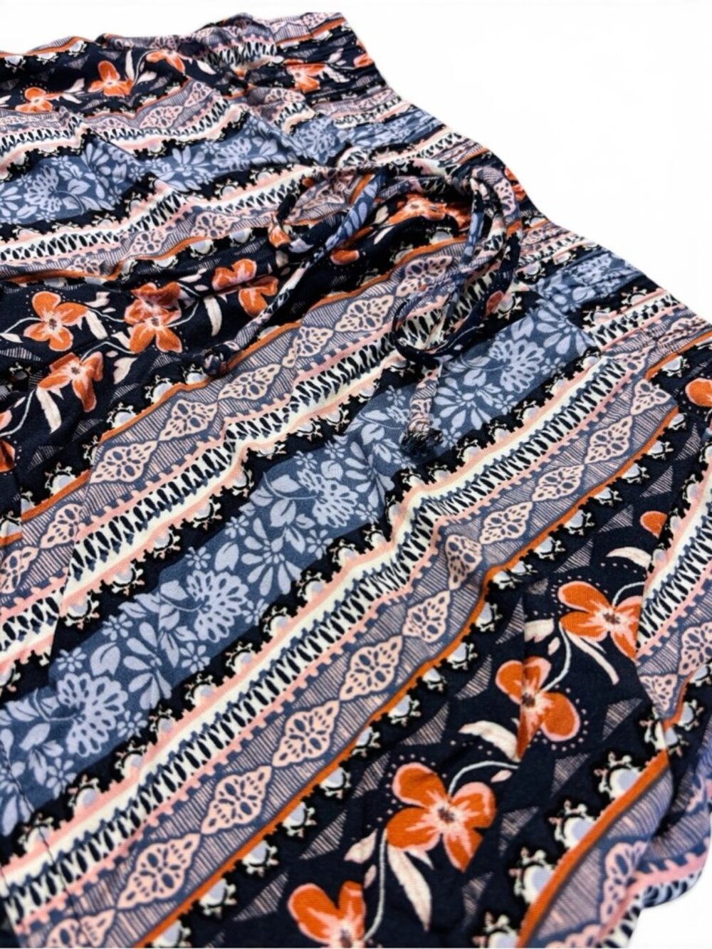 BeBop Floral Boho Pom Pom Trim Shorts Women’s Small - Picture 3 of 5